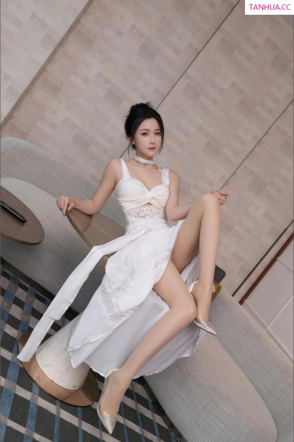 鱼子酱fish  [XiuRen]高清写真图 2025.10.24 No.10911 鱼子酱Fish 无内肉丝第14张图片